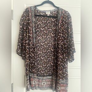 Beautiful Knox Rose Kimono